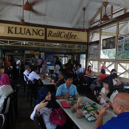 Kluang Barat Homestay Екстериор снимка